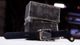 $ 10,000 Злато Apple Watch издание смачкани от магнити