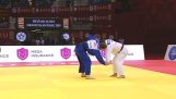 Judoka expelled when his cell phone falls in pitch