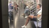 В метрото в Ню Йорк на 4 юли