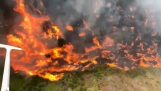 Os incêndios na Amazônia por um helicóptero fogo