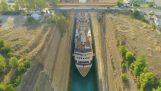 Cruise ship passes marginally from the Corinth canal