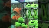 Virtuoso at the claw game