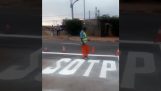 Ένα λαθάκι στη διαγράμμιση του STOP (Νότια Αφρική)