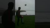 風でボールを遊びます
