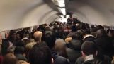 Metro strike causes overcrowding in Paris