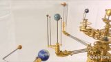 Una máquina que reproduce el sistema solar