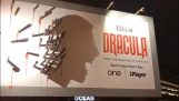 Nápadný billboard pro sérii “Drákula”