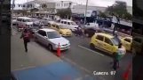 Motorcyclist gegen Fußgänger