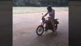 maniobras peligrosas en una motocicleta