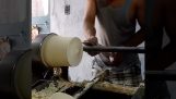 Fabricación de un tarro de madera en el mandril