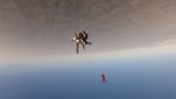 Konflikt mellom fallskjerm i en høyde på 3000 meter
