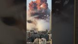 Hatalmas robbanás Bejrútban