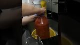 トマトジュース爆発