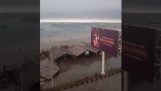 海啸击中印尼
