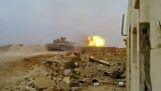 Άρμα μάχης αποφεύγει έναν πύραυλο (Συρία)