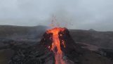 Imponerende droneskudd på vulkanen på Island