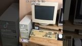 90年代のコンピューターを使用する