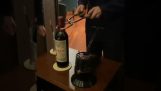 Aprire un vino Château Pétrus del 1961 (12.000$)