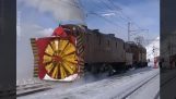 107 rokov starý snehový vlak