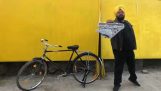 Kit that turns a bicycle into an electric one