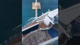 Cruiseschip vernietigt een pier