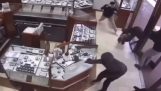 Jewelry store employees attack robbers