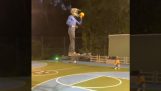 لعب كرة السلة على طائرة بدون طيار