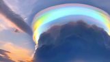 雲にかかる虹