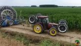 Traktor so zdvíhacím mechanizmom