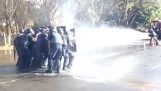 दंगा पुलिस बनाम अग्निशमन