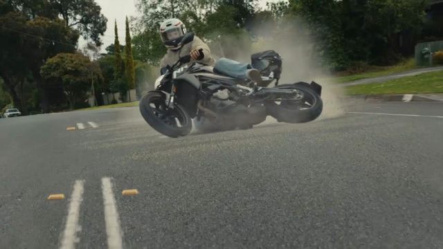A motorcyclist without protective gear | VideoMan