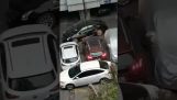 Guide ødelægger køretøj i den lukkede parkeringsplads