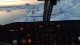Посадка в аэропорту Маниитсок (Гренландия)