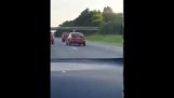 Crazy agressieve bestuurder op de Interstate 20/59 heeft een ongeluk