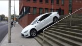 Tesla Краш Компіляція – Аварії & терпіти невдачу